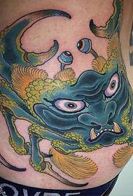 vyötärö lohikäärme rapu tatuointi malli