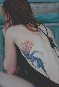 Padrão de tatuagem de árvore de cor de cintura de lado feminino