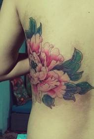 matahum nga peony bulak nga tattoo sa tattoo sa taas nga hawak