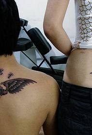 Paar Flügel Tattoo auf dem Rücken