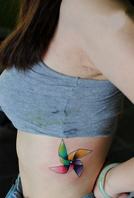 grožio juosmens vaivorykštės vėjo malūno šlaunies tatuiruotės modelis