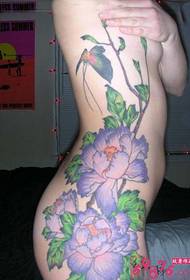 아름다움 측면 허리 섹시한 꽃 문신 사진