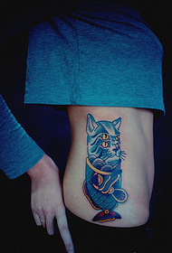 美女细腰上个性猫头鱼身创意纹身