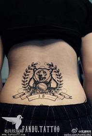 moteriškos juosmens meškos tatuiruotės modelis