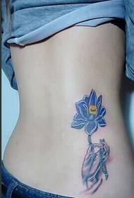 სილამაზის ლამაზი გვერდითი წელის bergamot lotus tattoo სურათის სურათი