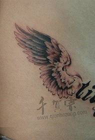 kleine tatoeages met verse taille vleugels