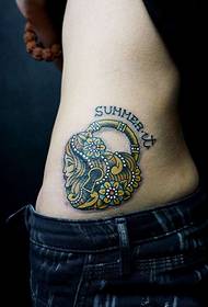 foto di tatuaggio avatar creativo cuore lato serratura