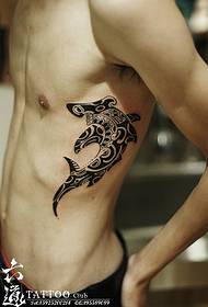 struk boemski morski pas tetovaža uzorak