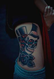 tatuaj de craniu de culoare creativă Imagine