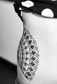 tattoo figure recommended a woman's waist Fan Hua tattoo Works