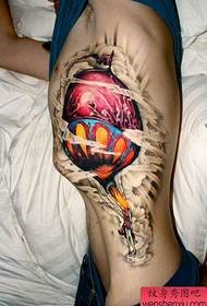 la figura del tatuaggio ha raccomandato un tatuaggio a palloncino ad aria calda a vita laterale