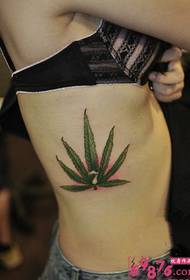 šoninio juosmens žalių lapų skaitmeninės tatuiruotės paveikslėlis