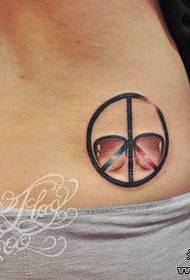 Tattoo show picture Compartilhe um padrão de tatuagem com um logotipo anti-guerra na cintura lateral