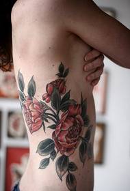 en tatuering mönster bild på en midja ros