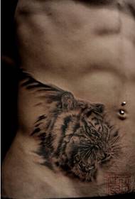 lalaki baywang domineering hitsura tigre ulo tattoo larawan