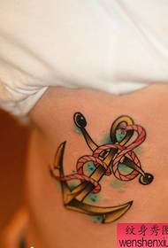 жіноча талія кольором якоря татуювання візерунок