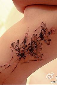 naisen vyötärö vapaa käsi daisy tatuointi malli