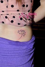 Petita imatge de tatuatge de cintura de lotus fresc