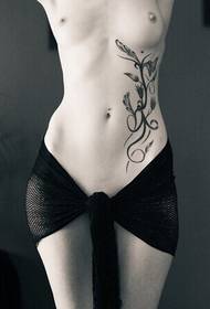 духтари кушод камарбанди зебо харитаи ток гулҳои тасвири Tattoo