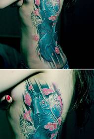 убавина традиционална лигњи половината тетоважа слика