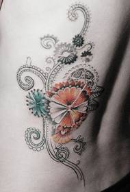Bella immagine da tatuaggio vita sottile margherita e vite
