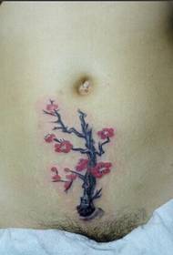 Паметна секси девојка приватни делови прелепа слика шљива тетоважа