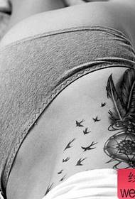 Apanhador de sonhos de cintura lateral feminina para tatuagem
