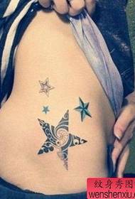 Muestra de tatuajes, recomiende un patrón de tatuaje de estrella de cinco puntas en la cintura lateral