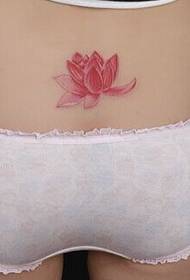 as an láib gan dathú a dhéanamh ar phictiúr tattoo coime na mban dearg Lotus