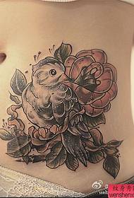 Tatuaje Show Recomenda a cintura dunha muller personalizada patrón de tatuaje de aves de rosa