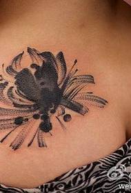 vyötärö kaunis mustekrysanteemi tatuointikuvio