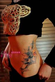 잉크 로터스 연꽃 섹시한 허리 문신 사진