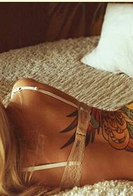 seksualus moteriškos juosmens mados asmenybės tatuiruotės modelis