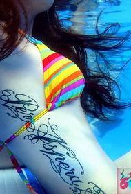 Bikini meisje taille tatoeage foto