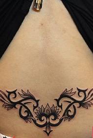 一幅女人腰部图腾纹身图案