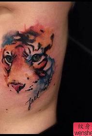 pasu tiger tiger tattoo 72042-Ženska tatoo luna tatoo deluje