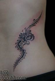 elegante modello di tatuaggio di vite totem in vita