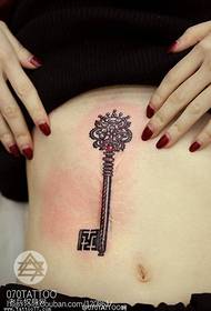 Motif de tatouage incrusté de bijou de trésor clé 71343 - beau motif de tatouage de lapin noir et blanc à la taille
