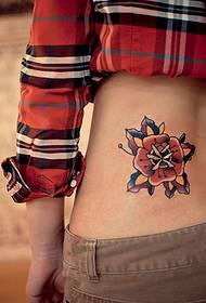 persoonallisuus kukka puolella vyötärö tatuointi kuva