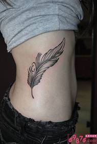 tatuaxe de plumas de cintura sexy de cintura