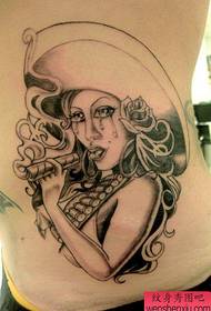 Taille Girl Portrait Tattoo Muster