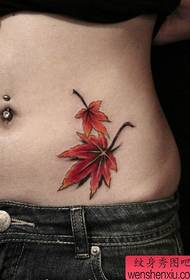 Gambar tato nunjukkeun gambar cangkéng awéwé Maple Leaf Tattoo Corak