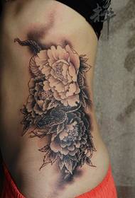 Beauty Taille Schlange und Pfingstrose Tattoo-Muster