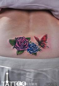 talie frumusețe trandafiri frumoși colorați și model tatuaj fluture