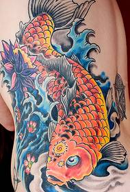 tatuaje de calamar moi bo na cintura