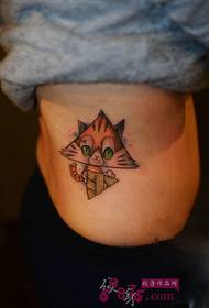 kreatív aranyos háromszög macska tetoválás képet