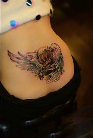 Kūrybingas užpakalinės juosmens sparno vainiko tatuiruotės paveikslas