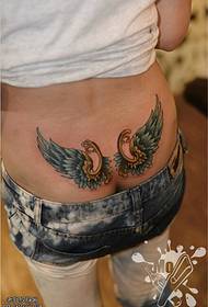 middelkleur vlerke tattoo patroon