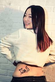 Immagini di tatuaggi di moda di volpe di ragazze a vita laterale