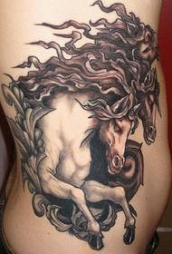 татуировка авангардная лошадь